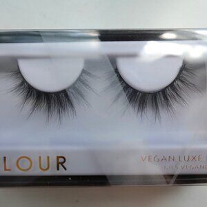 Velour Vegan Luxe Lashes Sassy But Classy (Black)